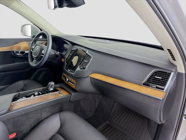 Used 2023 Volvo XC90 B6 Plus w/ Protection Package Premier AWD/4WD image 32