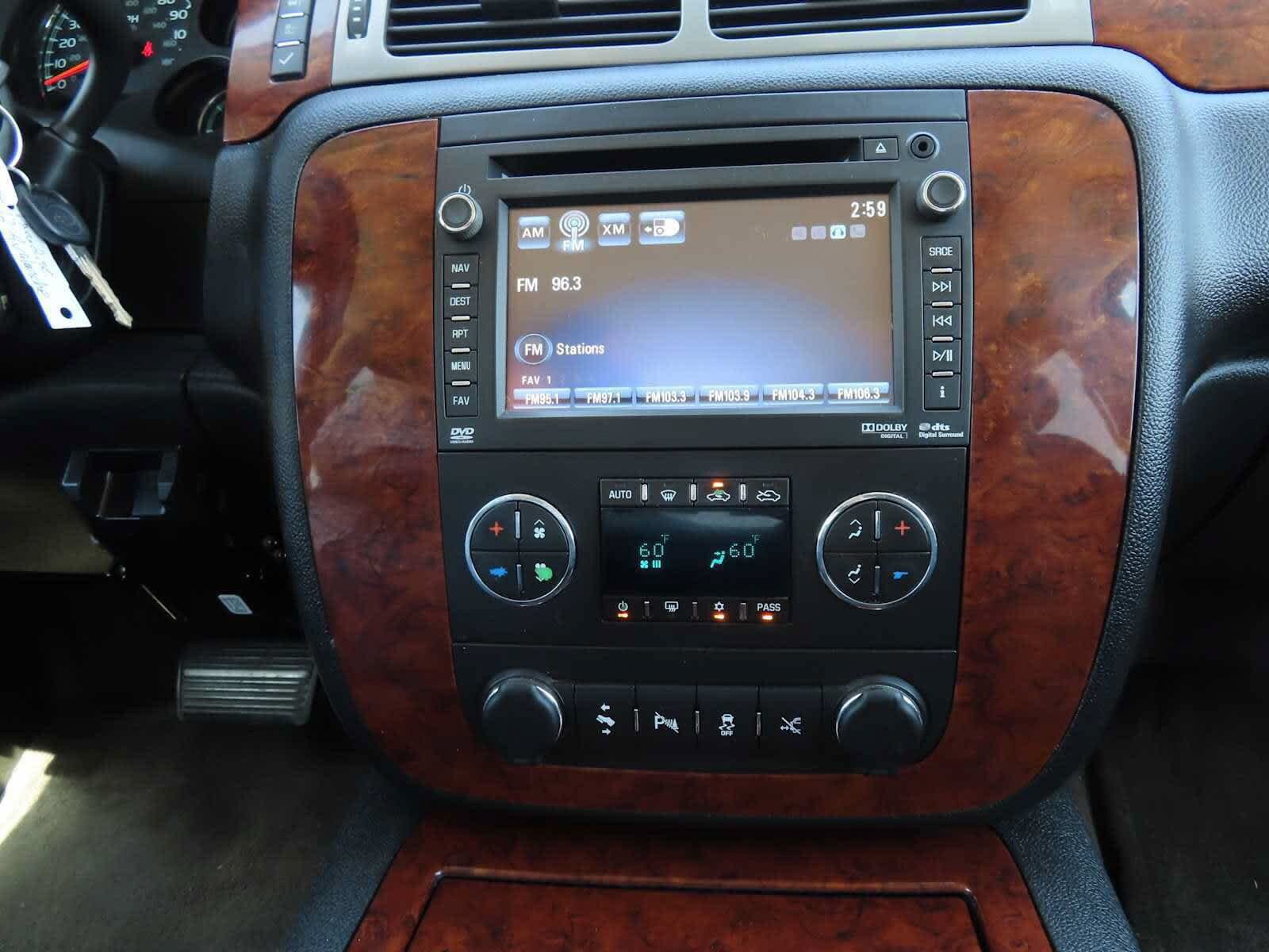 Used 2012 Chevrolet Avalanche LTZ AWD/4WD image 24