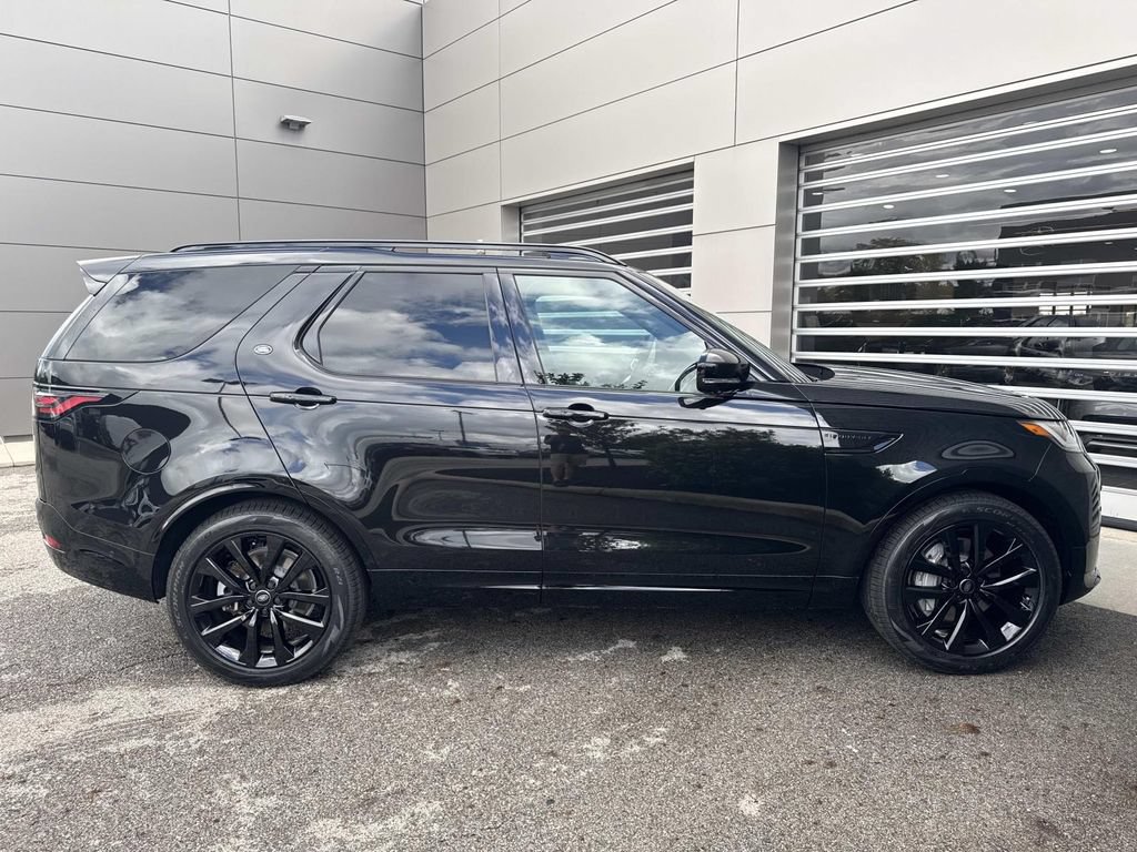 New 2026 Land Rover Discovery Dynamic SE AWD/4WD image 9