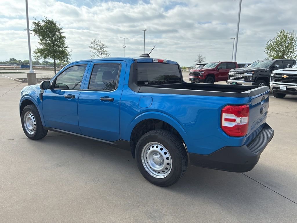 Used 2025 Ford Maverick XL image 2