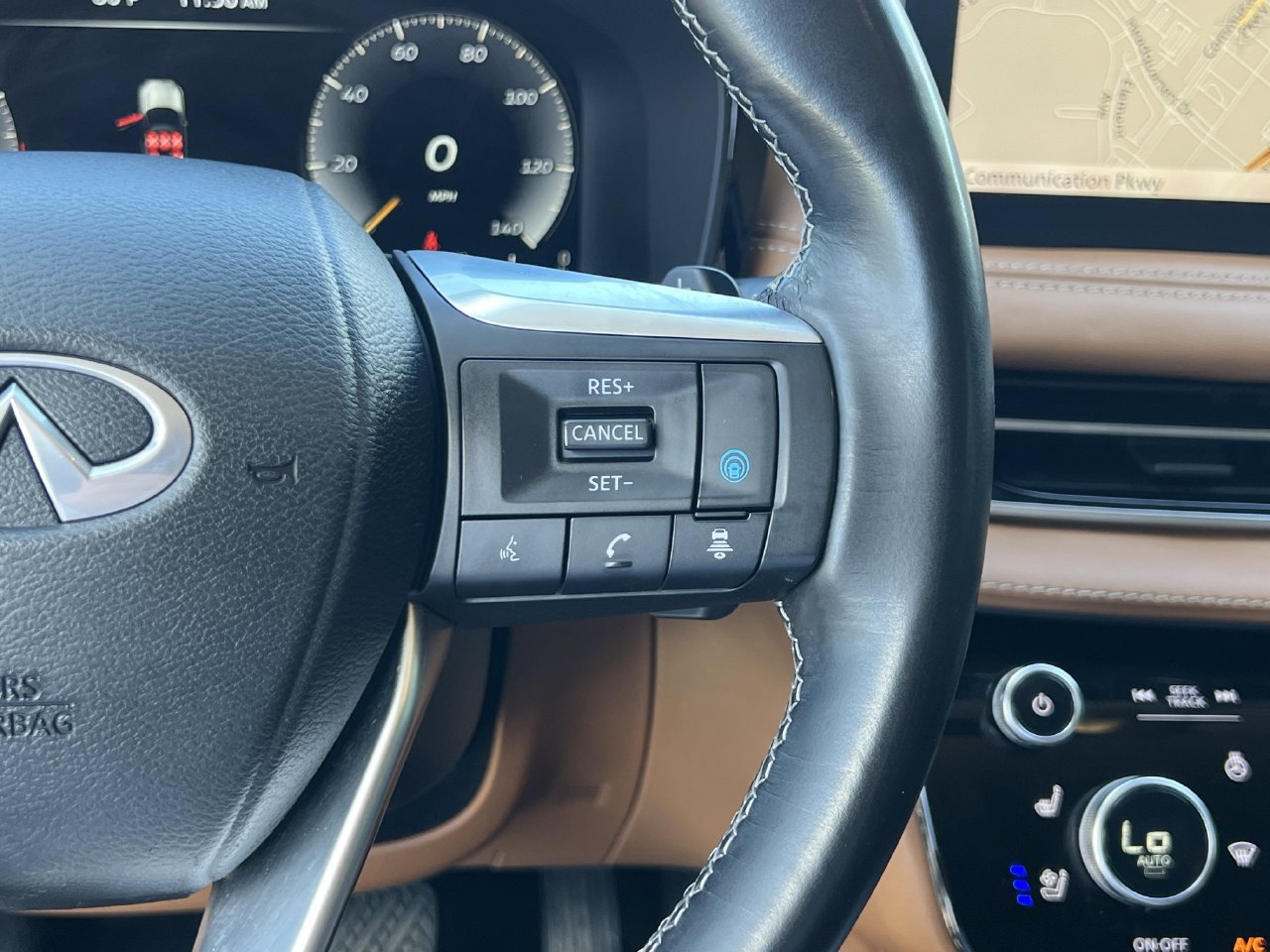Used 2022 INFINITI QX60 Sensory w/ Vision Package AWD/4WD image 12