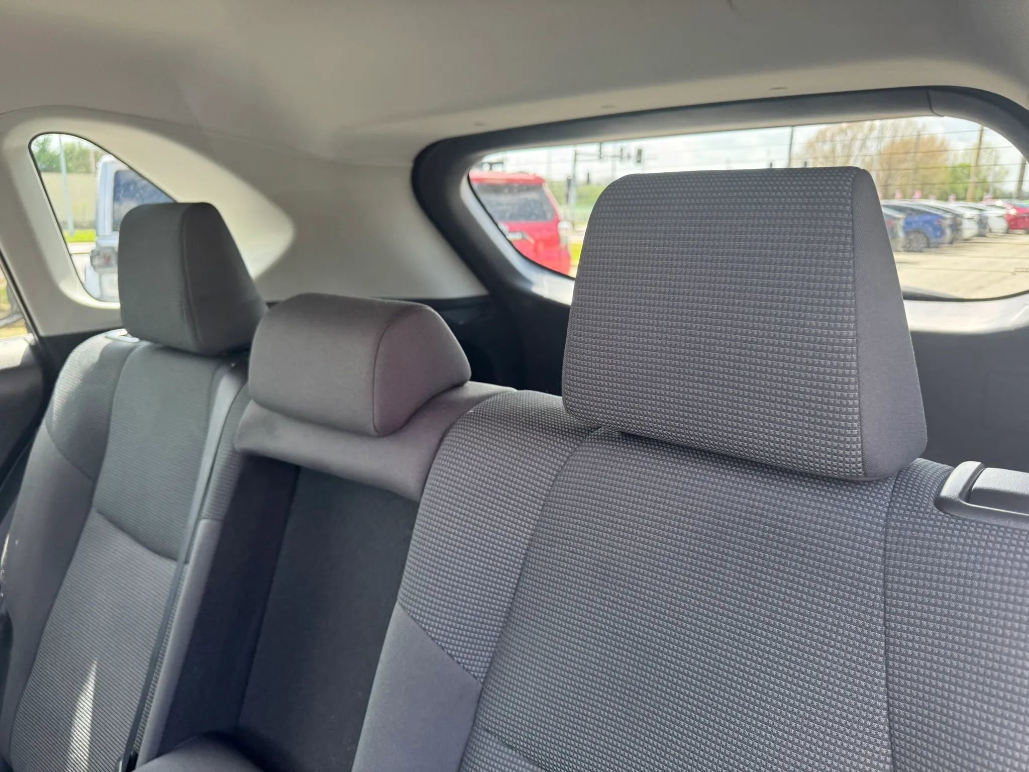 Used 2021 Toyota RAV4 LE AWD/4WD image 10