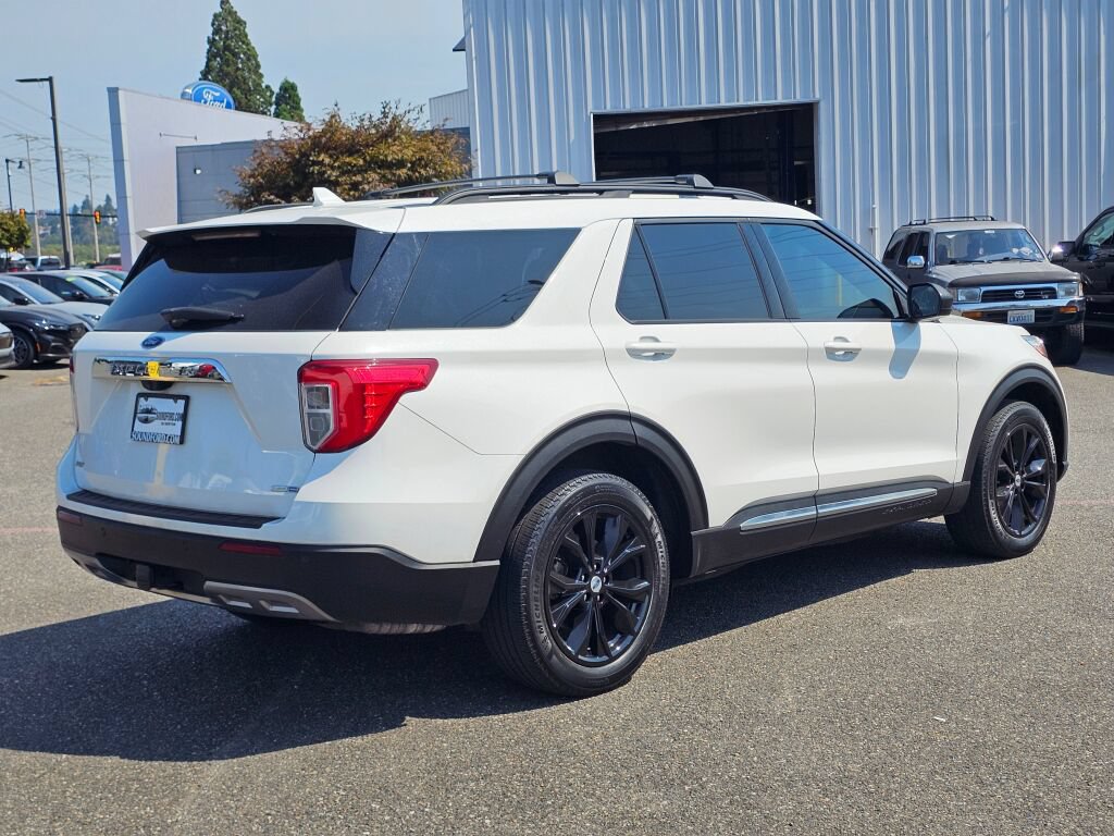 Used 2020 Ford Explorer XLT w/ Equipment Group 202A AWD/4WD image 5