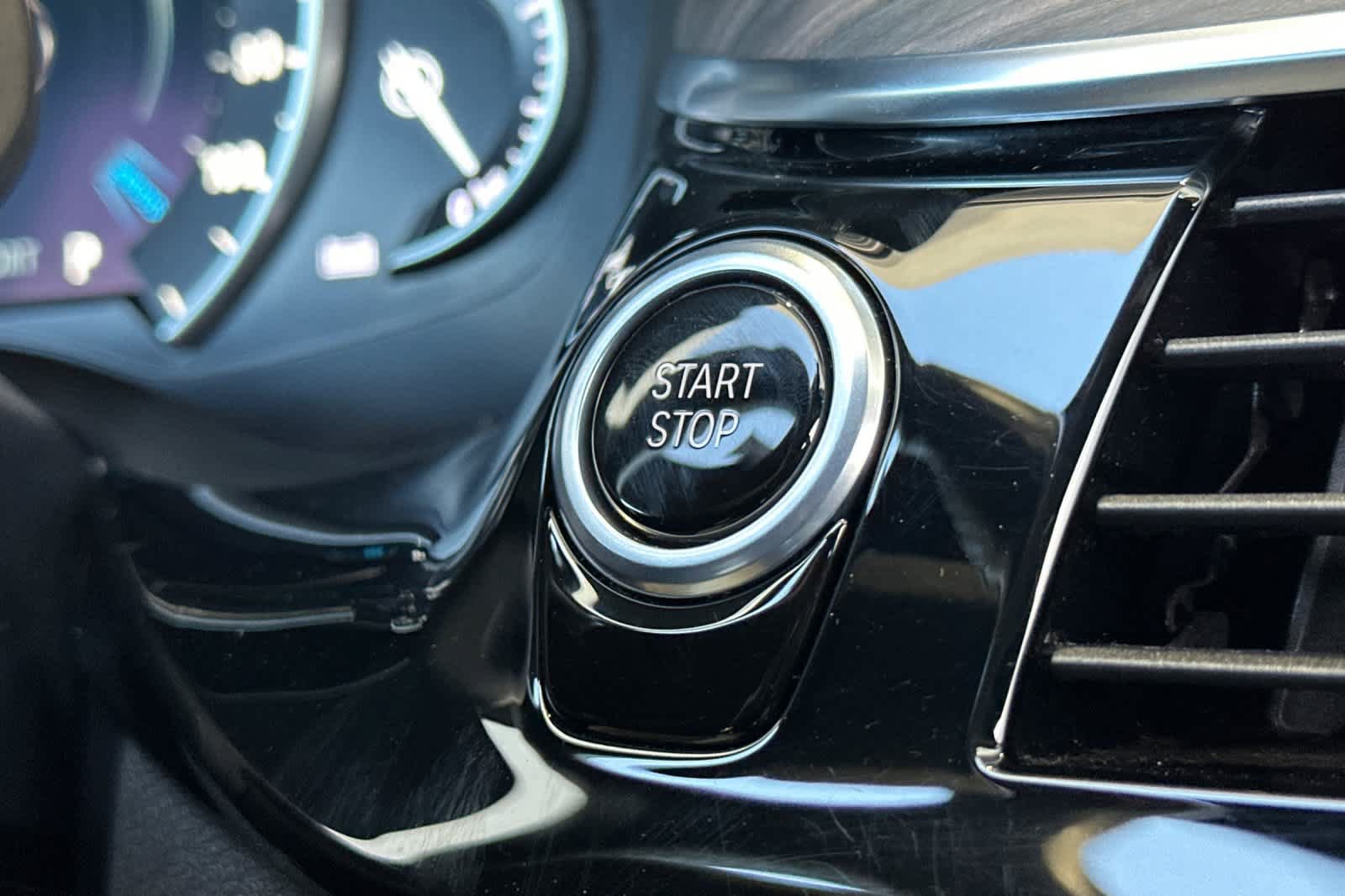 Used 2018 BMW 530e RWD image 21
