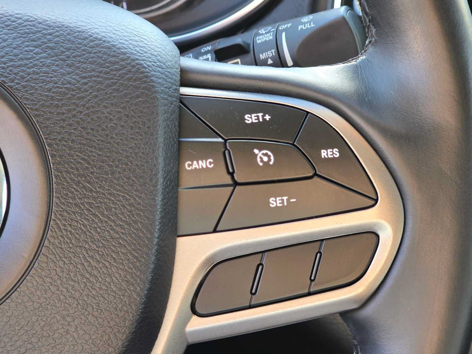 Used 2019 Jeep Cherokee Limited FWD image 31
