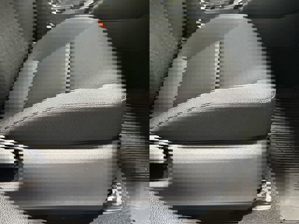 Used 2025 Toyota Corolla LE image 58