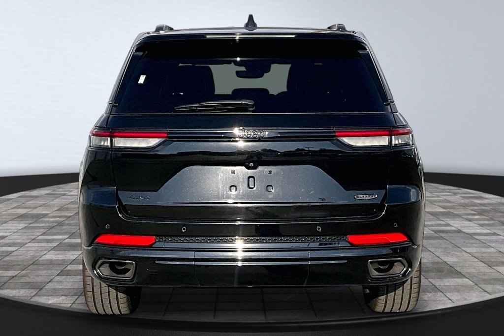 Used 2025 Jeep Grand Cherokee Summit w/ Obsidian Package AWD/4WD image 22