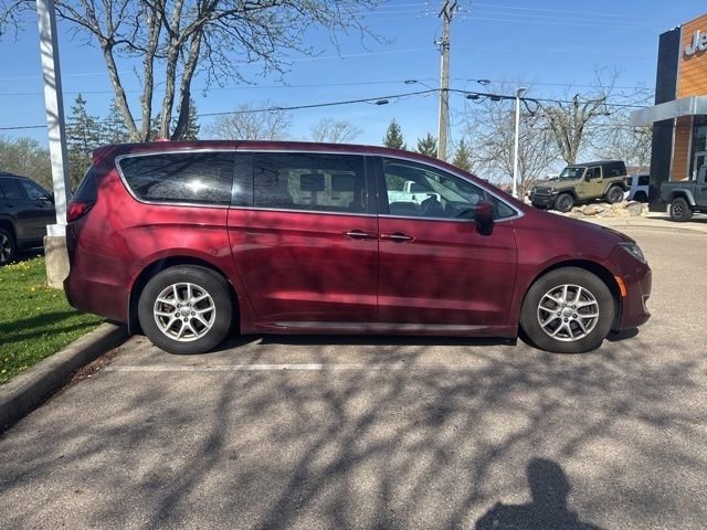Used 2017 Chrysler Pacifica Touring Plus image 6