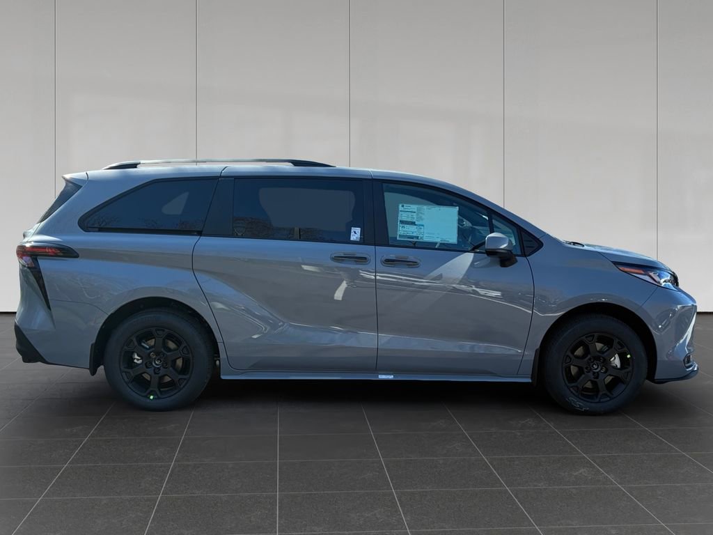 New 2026 Toyota Sienna XLE Woodland Edition AWD/4WD image 6