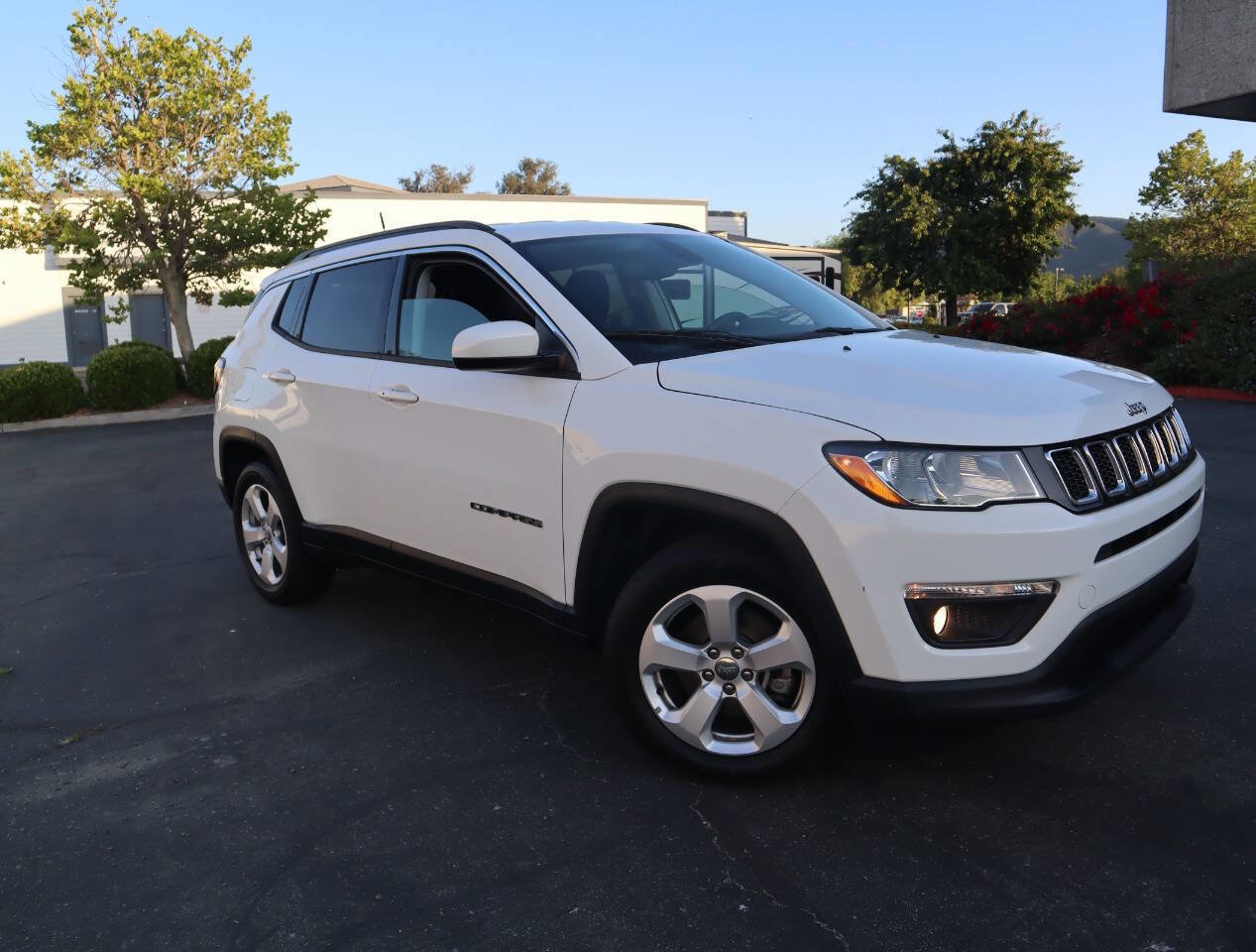 Used 2018 Jeep Compass Latitude image 4