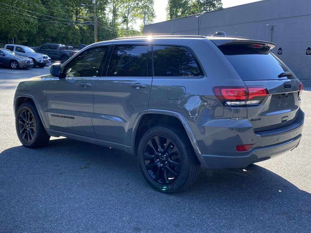 Used 2020 Jeep Grand Cherokee Altitude image 4