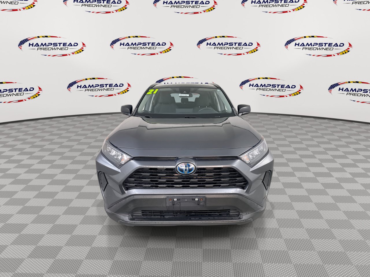 Used 2021 Toyota RAV4 LE AWD/4WD image 4