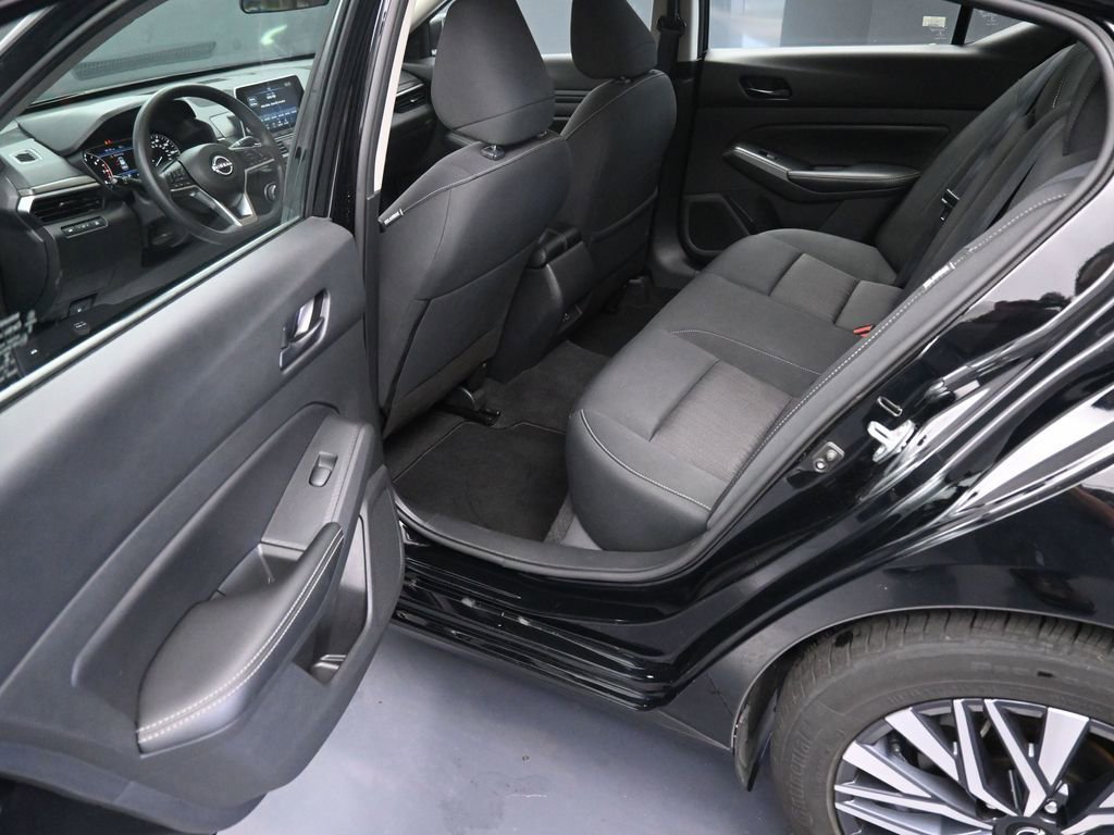 Used 2024 Nissan Altima 2.5 SV image 17