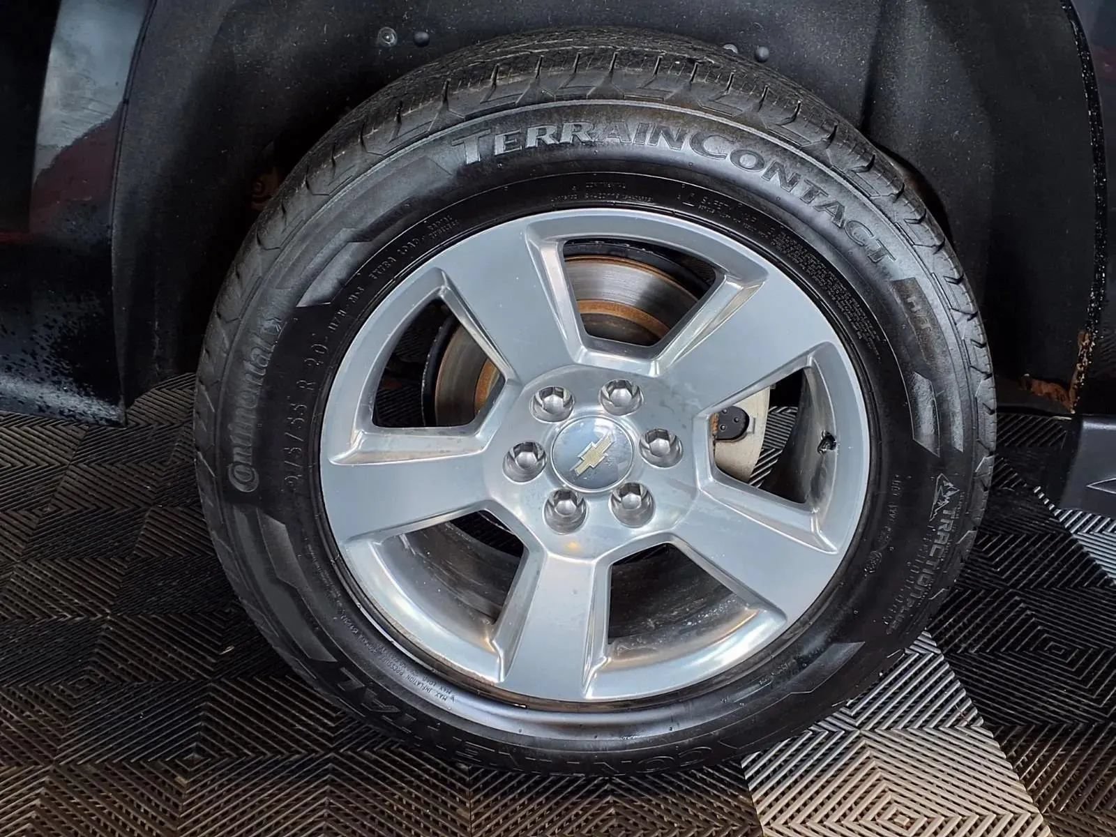 Used 2020 Chevrolet Suburban LT AWD/4WD image 9