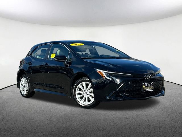 Used 2025 Toyota Corolla SE image 2