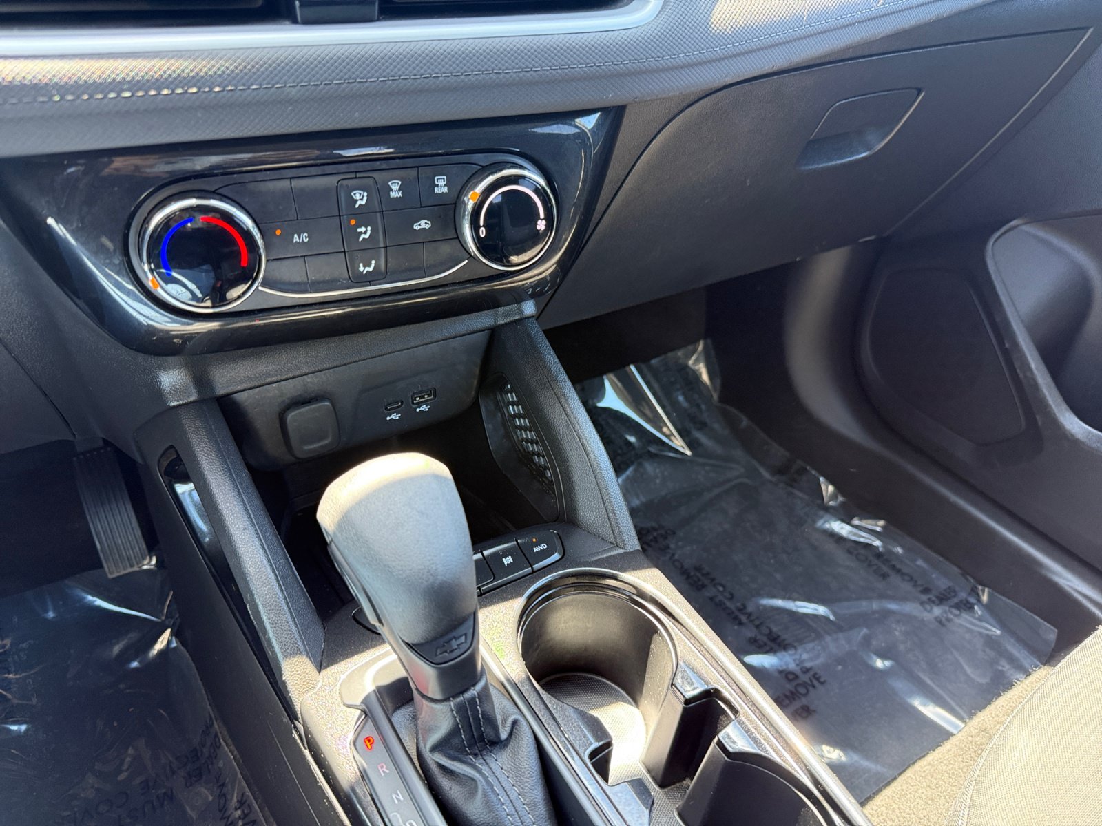 Used 2025 Chevrolet TrailBlazer LT AWD/4WD image 13