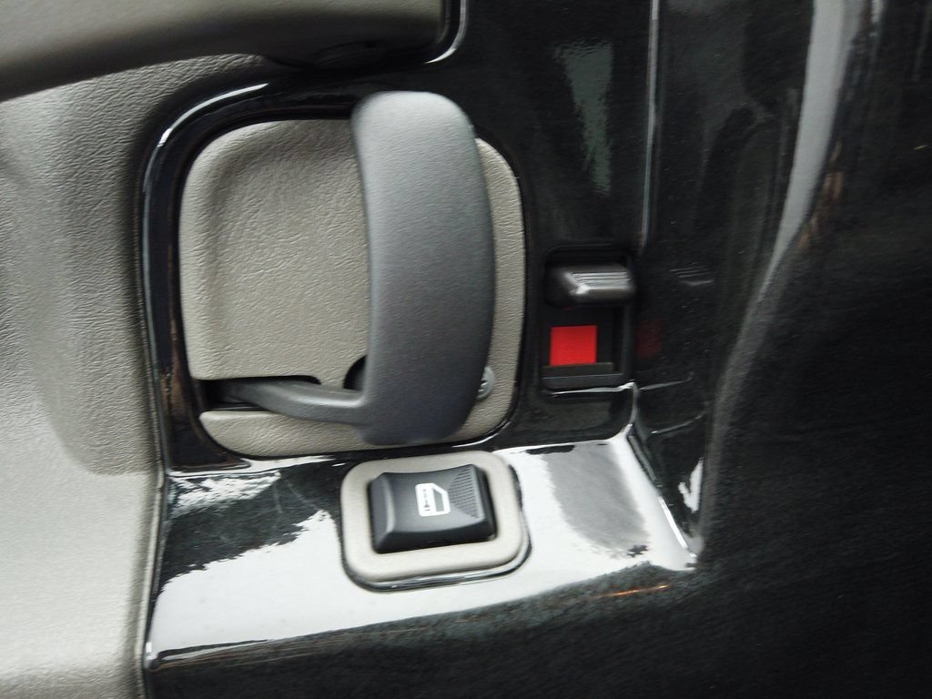 Used 2020 GMC Savana 2500 Extended w/ Enhanced Convenience Package RWD image 18