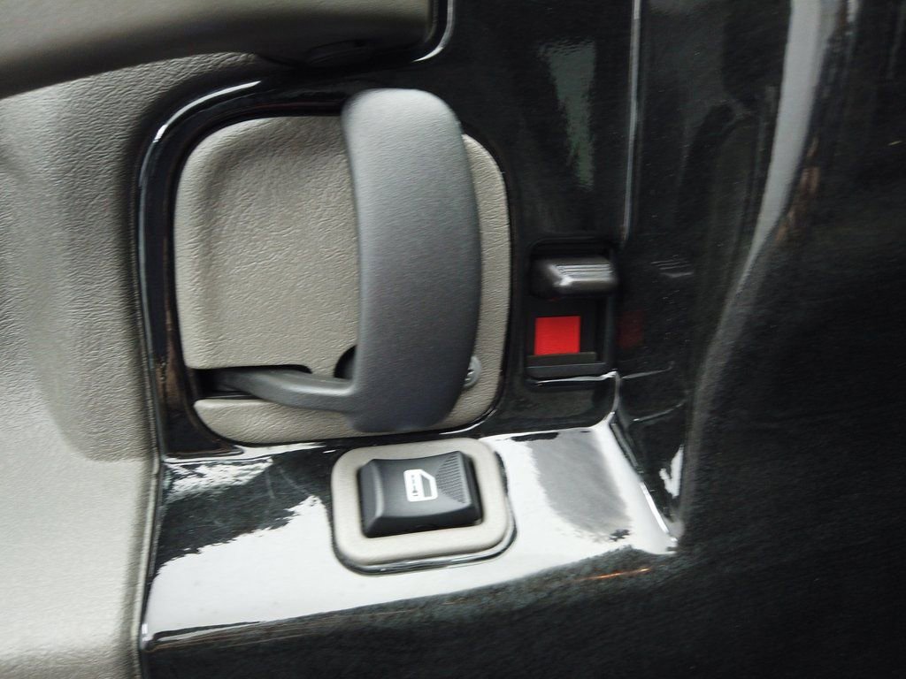 Used 2020 GMC Savana 2500 Extended w/ Enhanced Convenience Package image 18