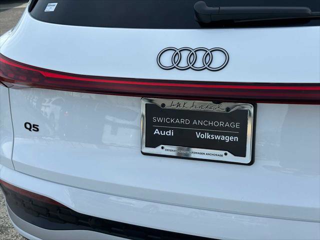 Used 2025 Audi Q5 Premium w/ Convenience Package image 13