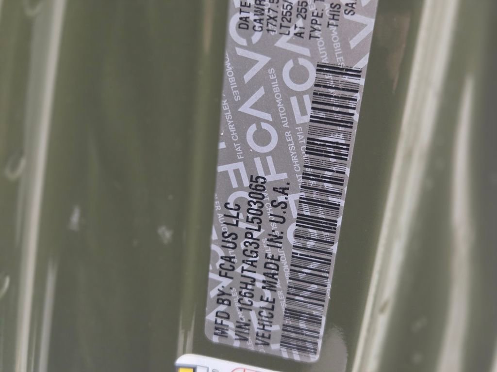 Used 2023 Jeep Gladiator Willys image 25