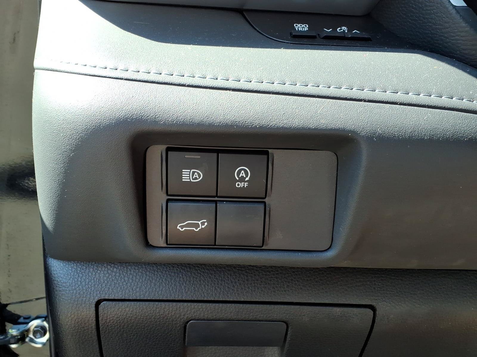 Used 2023 Toyota Highlander XLE AWD/4WD image 16