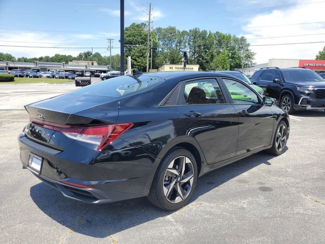 Used 2023 Hyundai Elantra SEL w/ Convenience Package FWD image 4