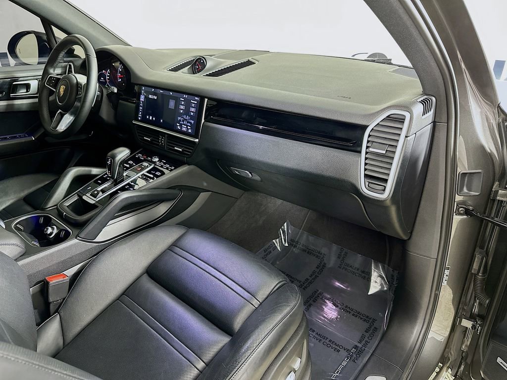 Used 2019 Porsche Cayenne Base image 37