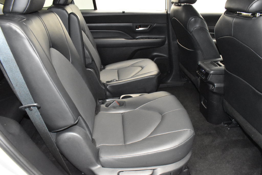 Used 2024 Toyota Grand Highlander AWD image 29