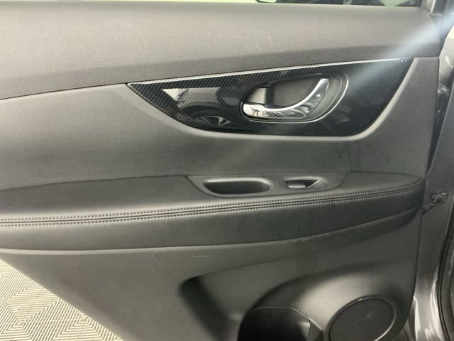 Used 2018 Nissan Rogue SL AWD/4WD image 9