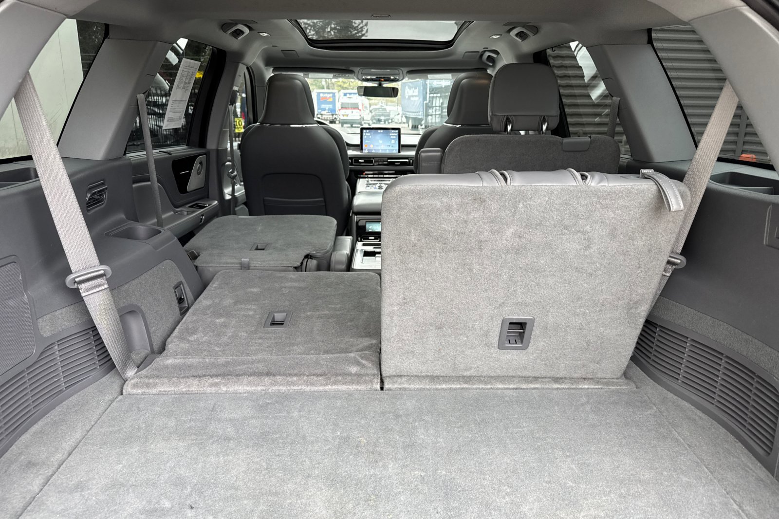 Used 2020 Lincoln Aviator Reserve w/ Equipment Group 202A image 16