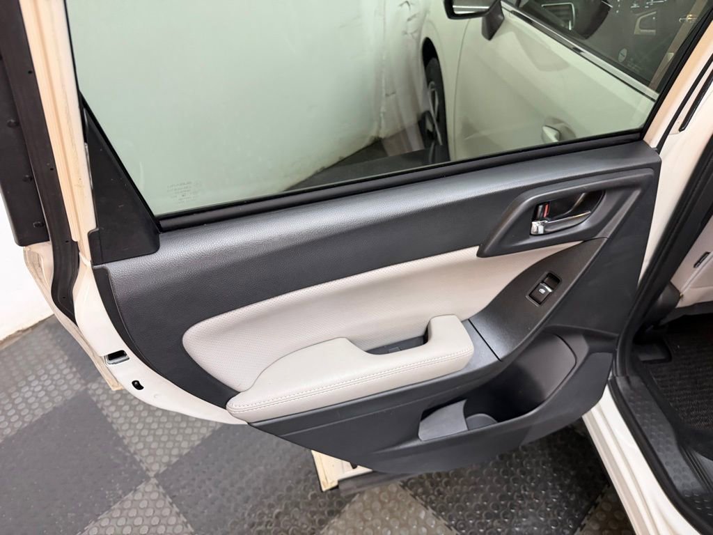 Used 2017 Subaru Forester 2.5i Limited image 35