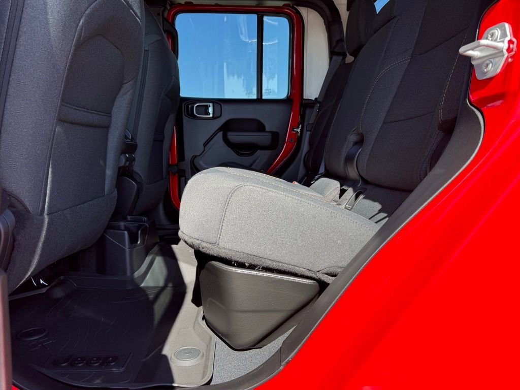 New 2025 Jeep Gladiator Willys image 25