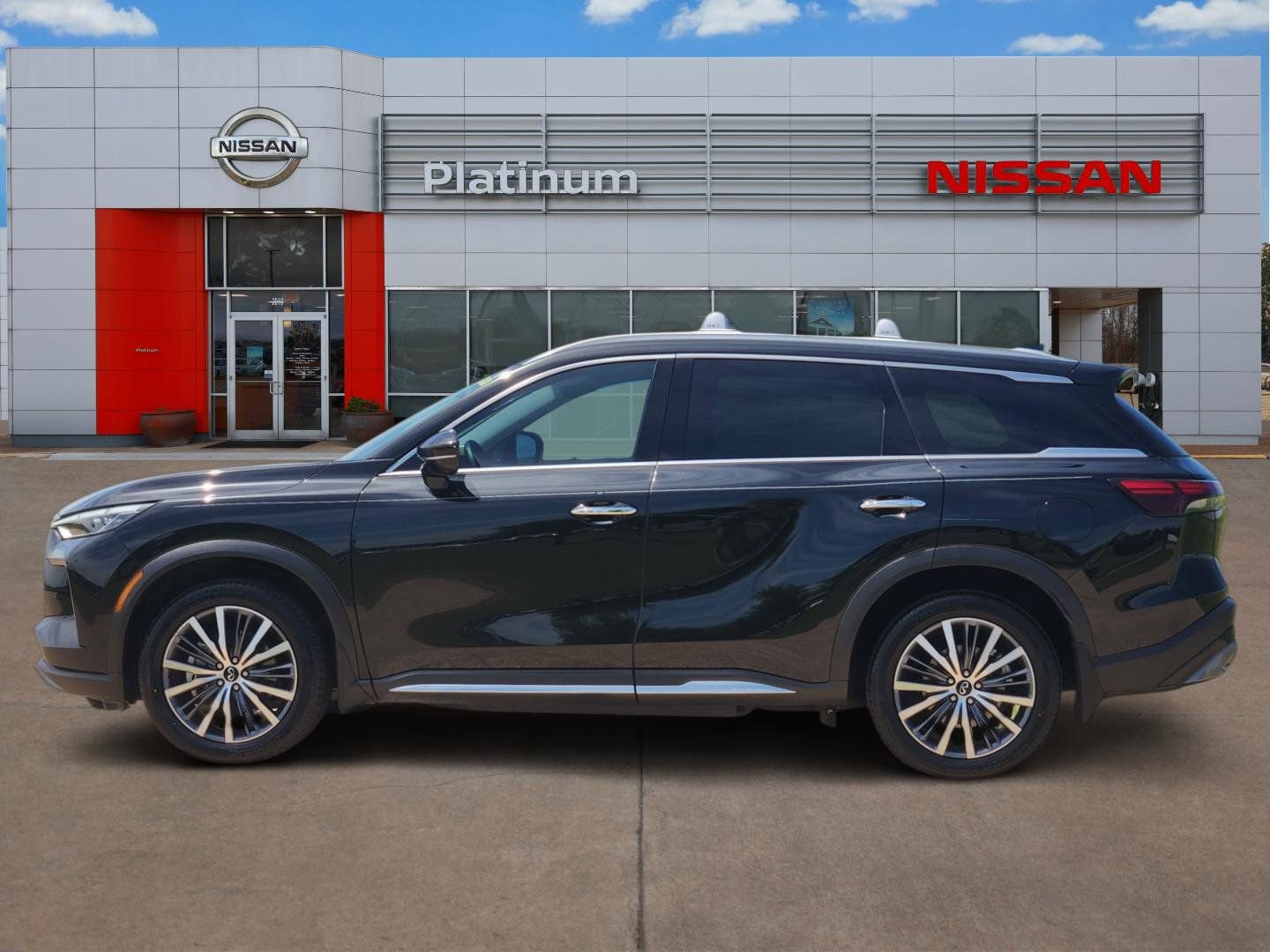 Used 2023 INFINITI QX60 Sensory w/ Cargo Package AWD/4WD image 3