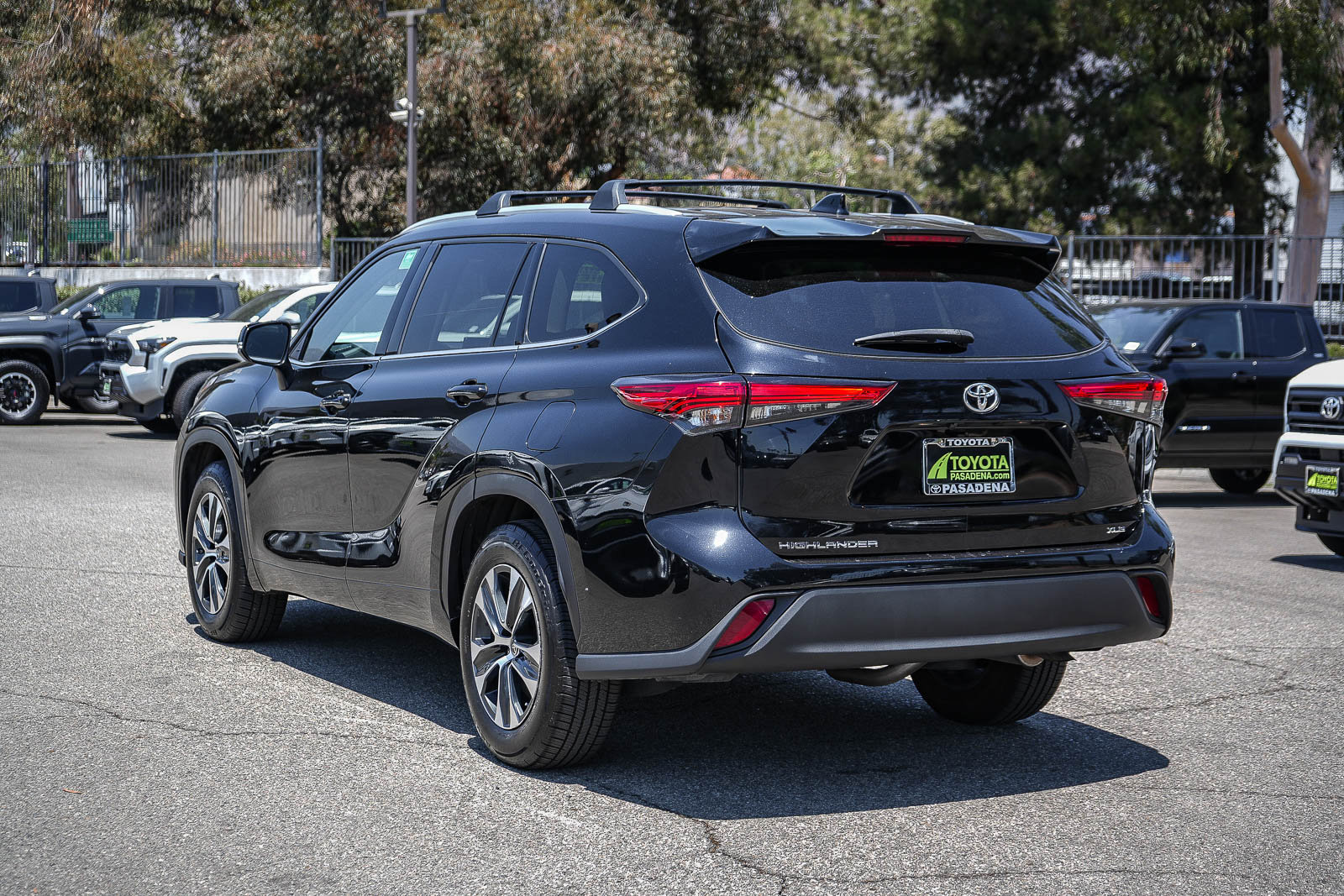 Used 2022 Toyota Highlander XLE FWD image 8