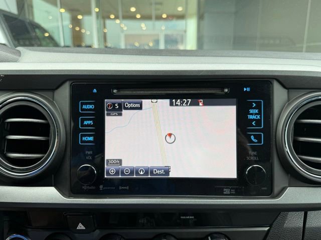 Used 2018 Toyota Tacoma TRD Sport AWD/4WD image 29