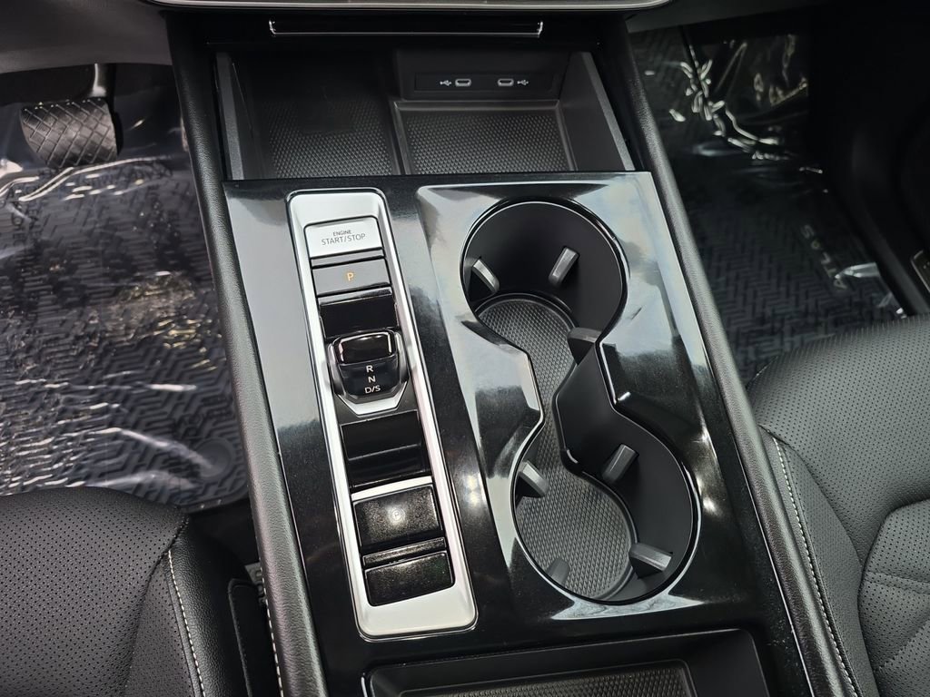 Used 2024 Volkswagen Atlas SE w/ Panoramic Sunroof Package AWD/4WD image 16