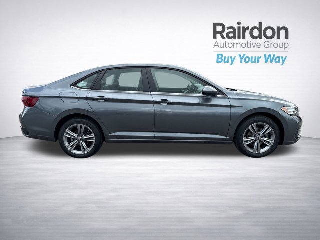 Used 2024 Volkswagen Jetta SE FWD image 8