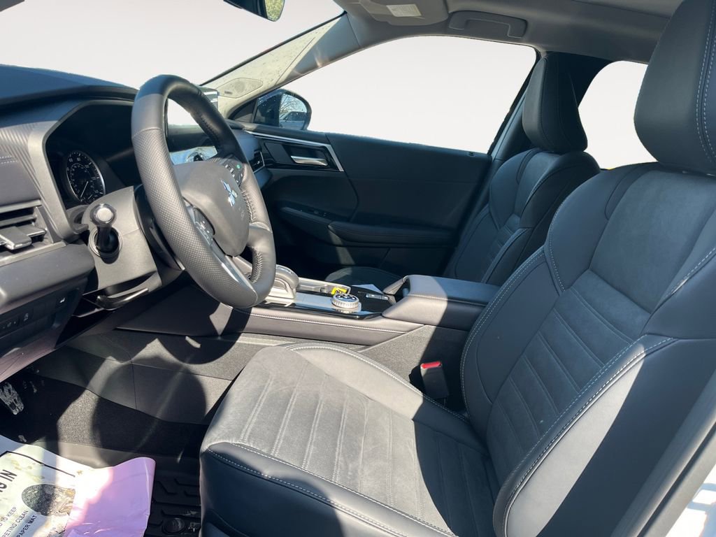 New 2026 Mitsubishi Outlander AWD image 9