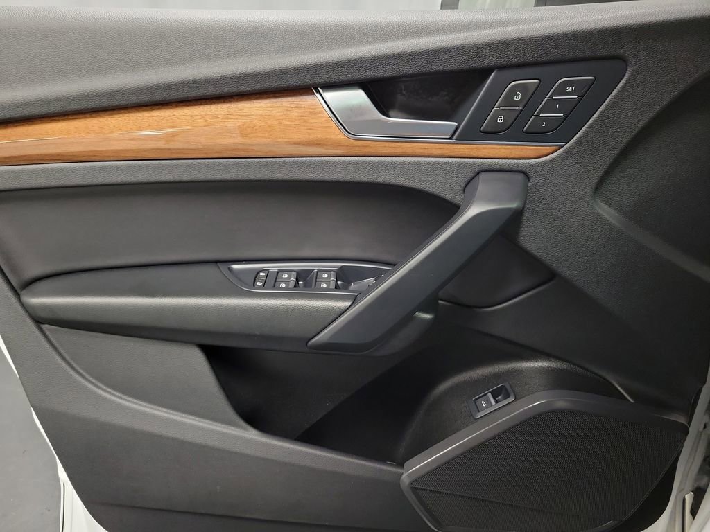 Used 2021 Audi Q5 2.0T Premium w/ Convenience Package image 23