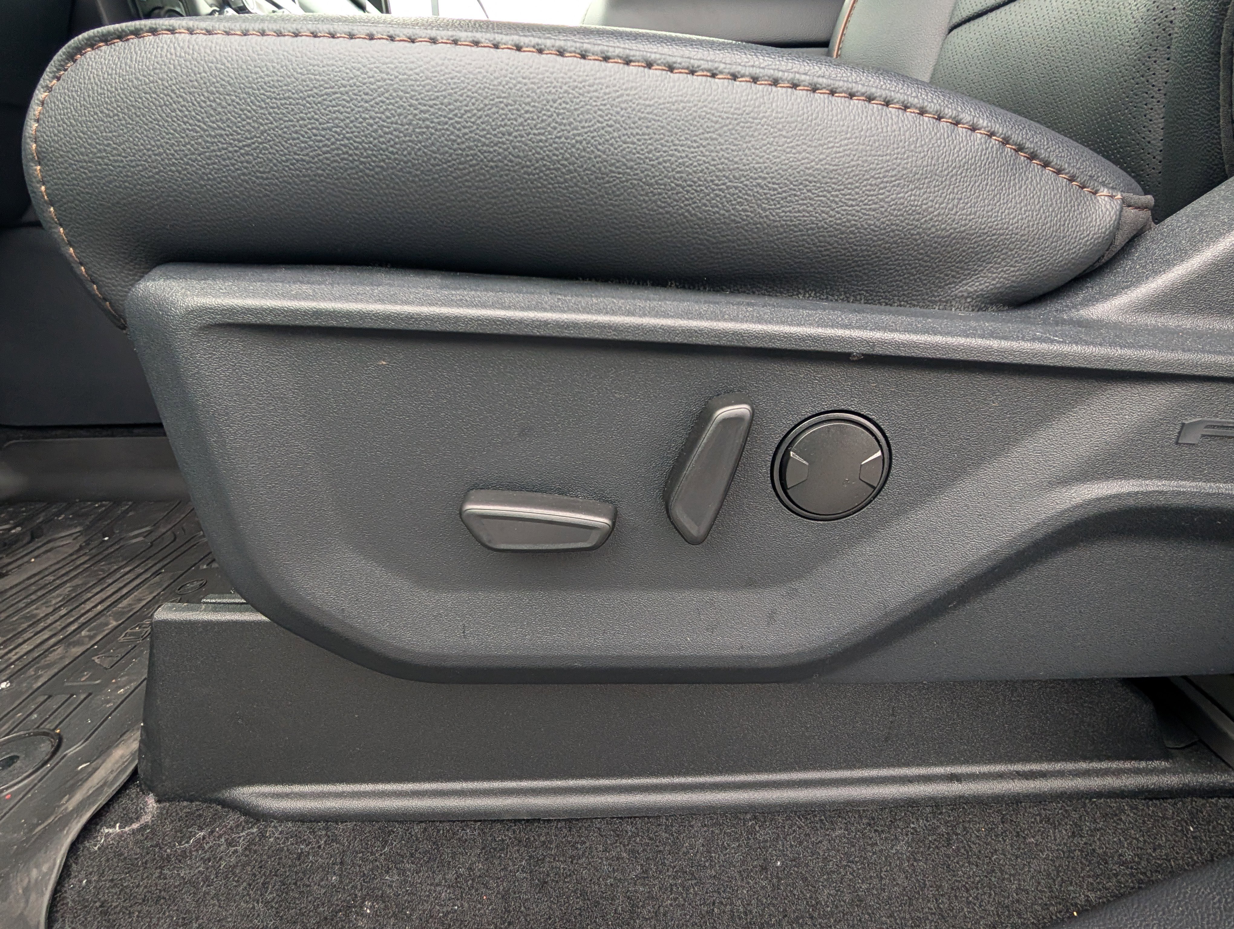 New 2026 Ford F250 Lariat w/ Chrome Package image 18