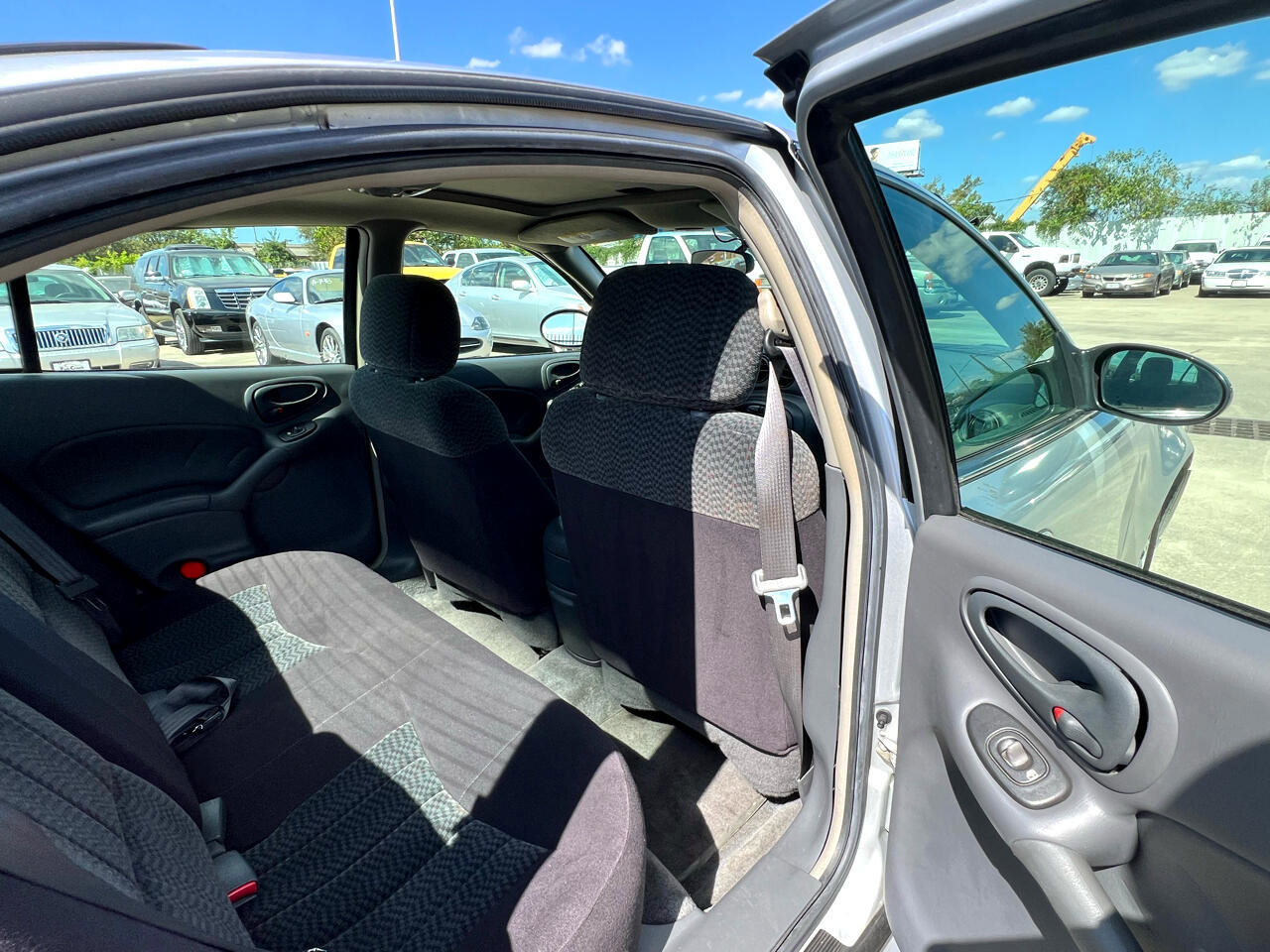 Used 2003 Pontiac Grand Am SE image 27