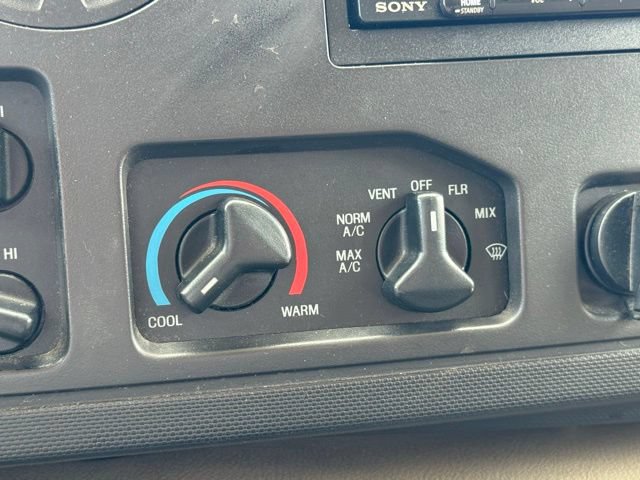 Used 2014 Ford E-350 and Econoline 350 XLT RWD image 36