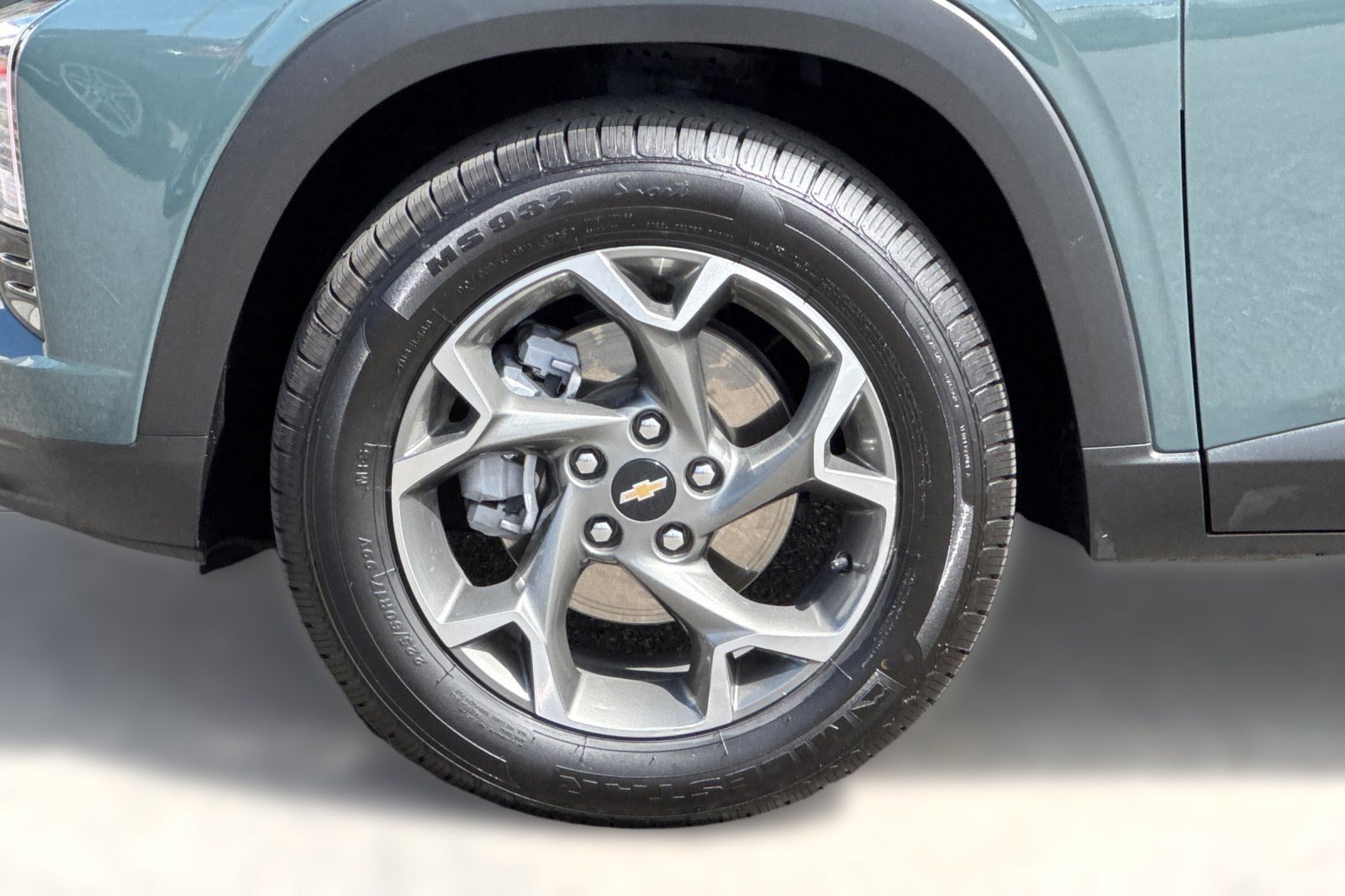 Used 2025 Chevrolet Trax LT image 11