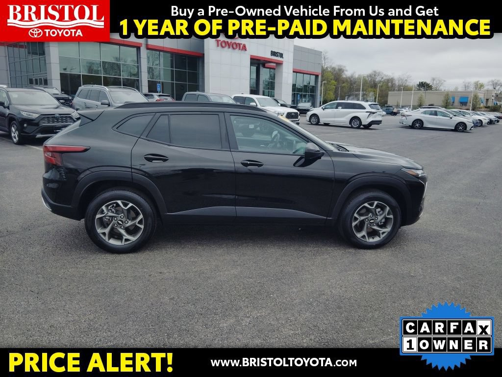 Used 2025 Chevrolet Trax LT w/ LT Convenience Package FWD image 10