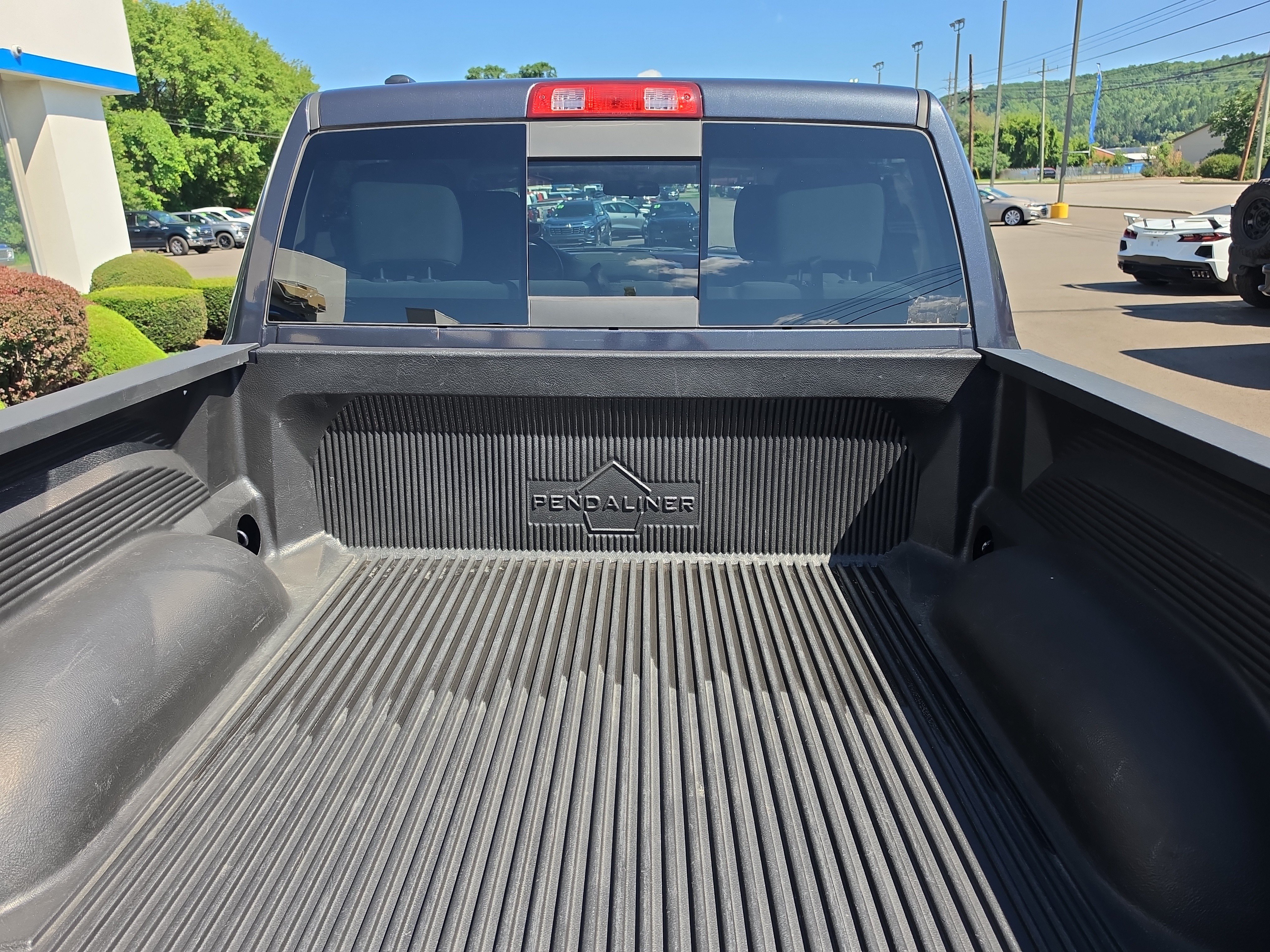 Used 2019 RAM 1500 Classic SLT AWD/4WD image 5