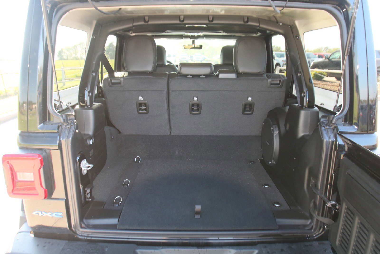 New 2023 Jeep Wrangler Sahara w/ Cold Weather Group image 17