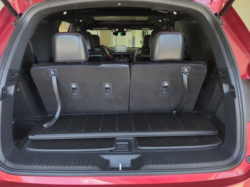 Used 2025 Honda Pilot Black Edition image 37