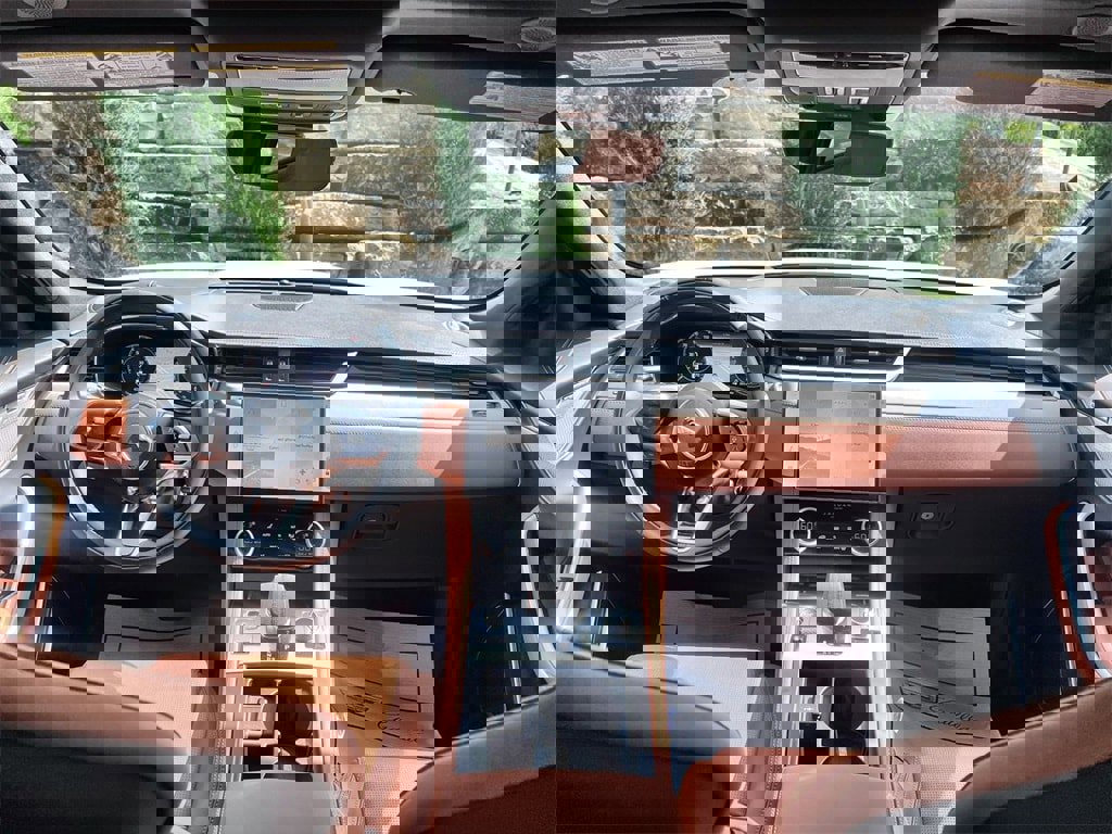 New 2026 Jaguar F-PACE R-Dynamic S image 12