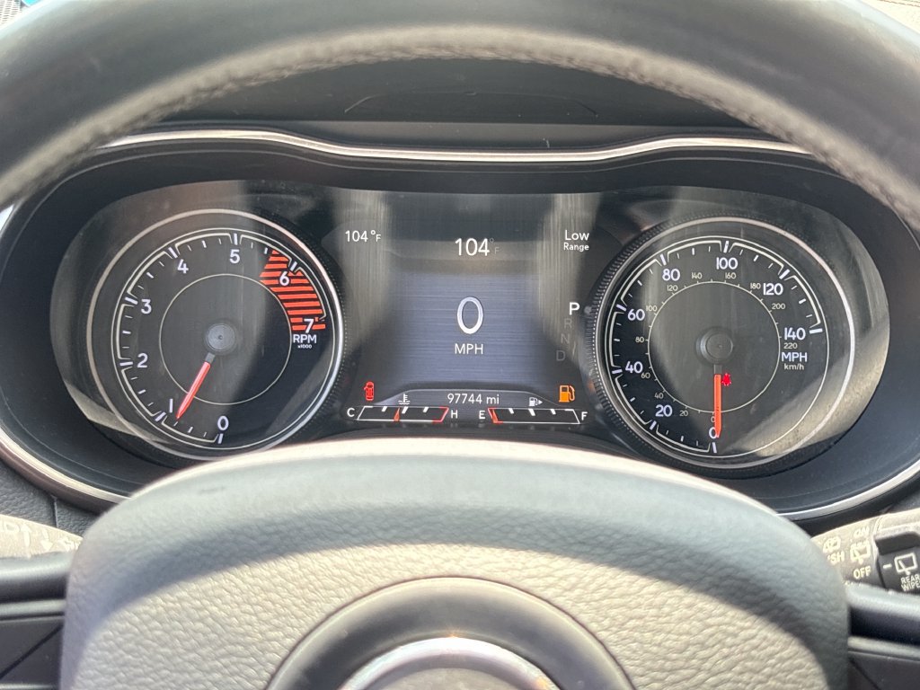 Used 2020 Jeep Cherokee Trailhawk AWD/4WD image 21
