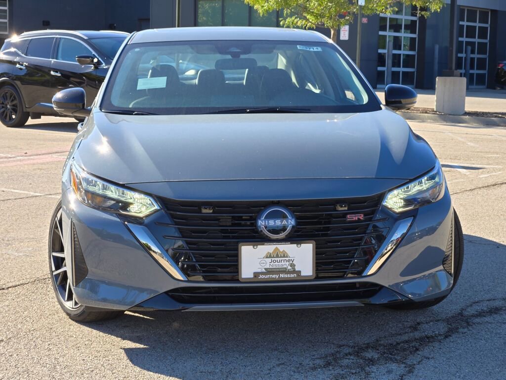 Used 2025 Nissan Sentra SR w/ SR Premium Package image 3
